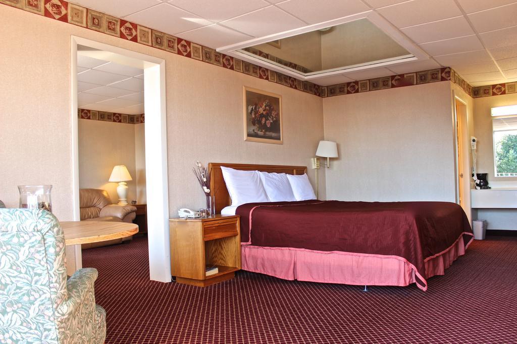 Regency Inn Richmond Dumbarton Quarto foto